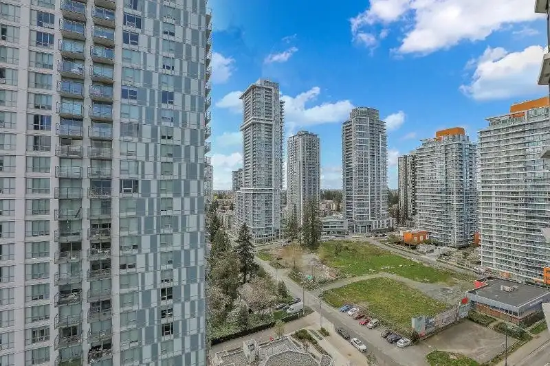 1704 13399 104 AVENUE - photo 3 of 28