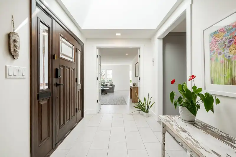 12923 14A AVENUE - photo 2 of 40
