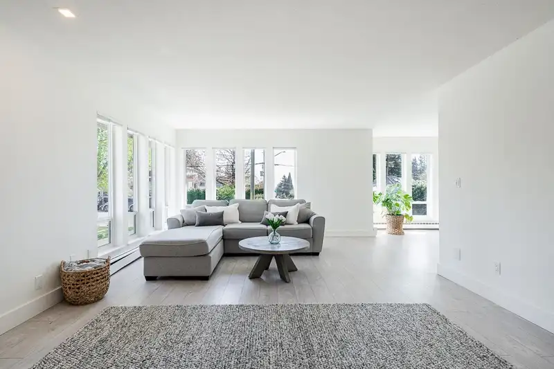 12923 14A AVENUE - photo 3 of 40