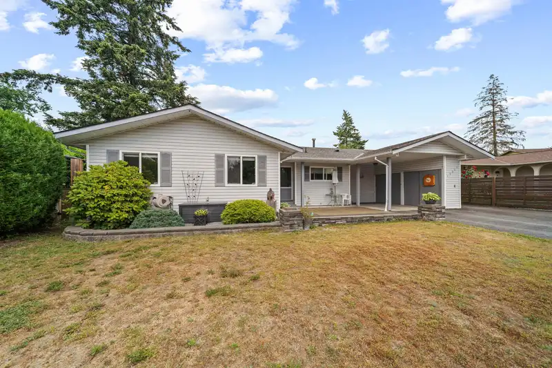19347 117B AVENUE - photo 1 of 21