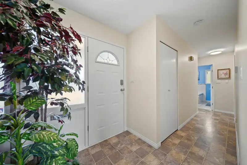 19347 117B AVENUE - photo 4 of 21