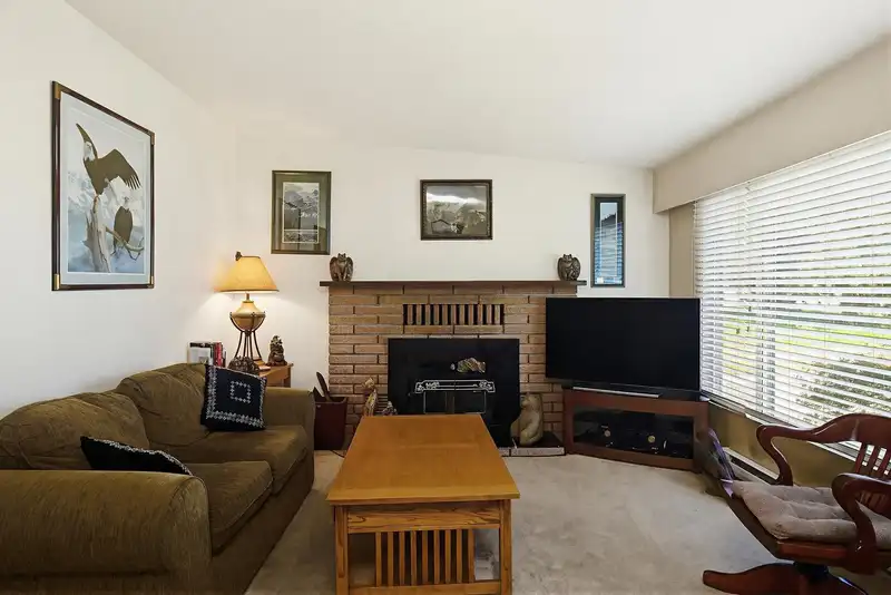 11895 230 STREET - photo 3 of 33