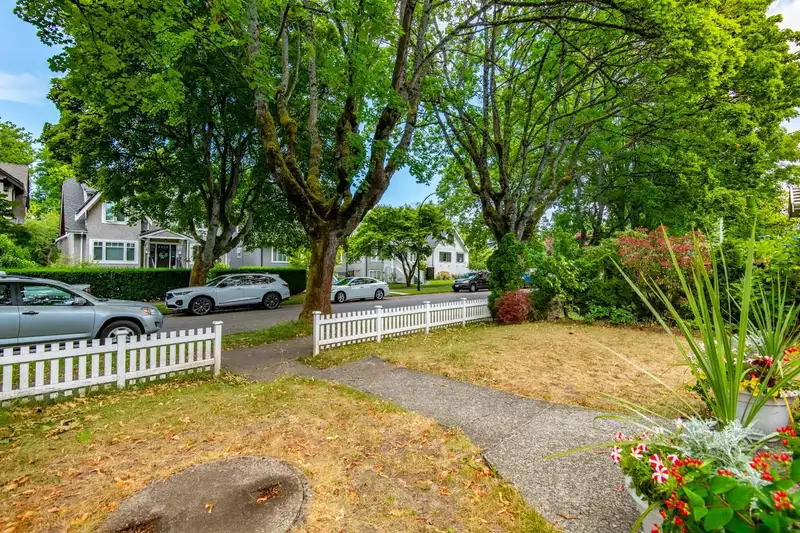 3346 W 11TH AVENUE - photo 2 of 28