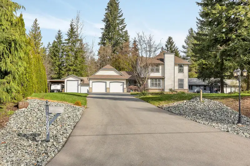 26497 126 AVENUE - photo 1 of 40