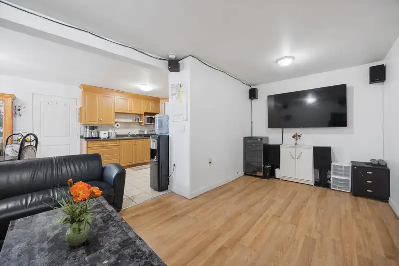 12710 113B AVENUE - photo 3 of 39