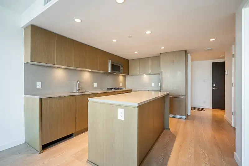 306 125 E 14TH STREET - photo 2 of 10