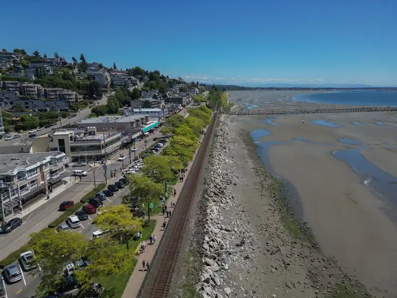 201 14881 MARINE DRIVE - photo 3 of 34