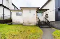 3163 RUPERT STREET - thumbnail 2