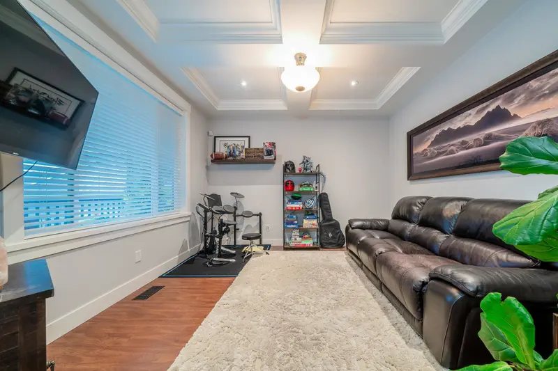 13439 235 STREET - photo 4 of 25