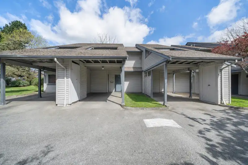 8 7300 LEDWAY ROAD - photo 4 of 27