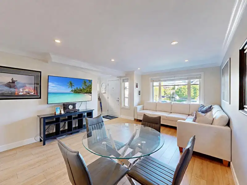 7377 STRIDE AVENUE - photo 2 of 35