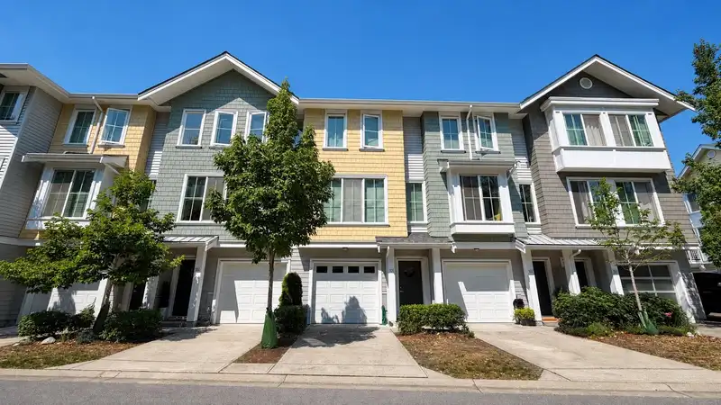 101 5550 ADMIRAL WAY - photo 1 of 38