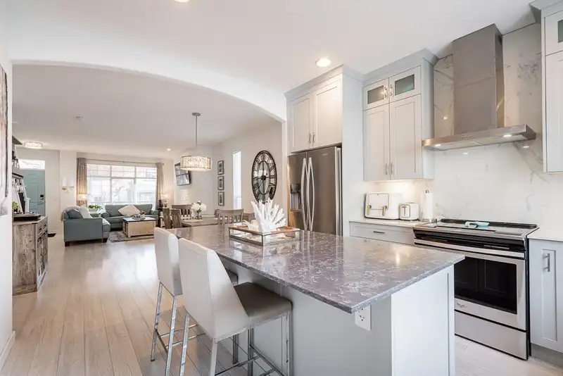 24365 102A AVENUE - photo 4 of 38
