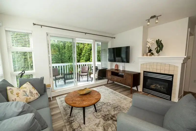 308 1858 W 5TH AVENUE - photo 1 of 38
