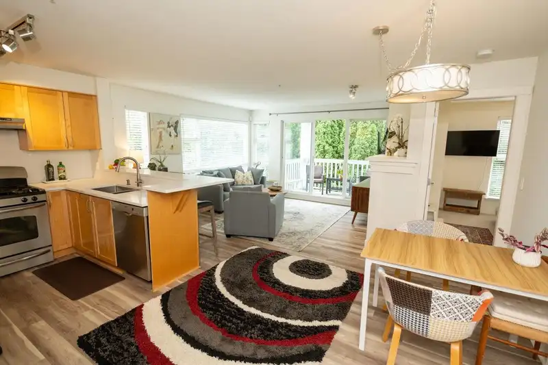 308 1858 W 5TH AVENUE - photo 2 of 38