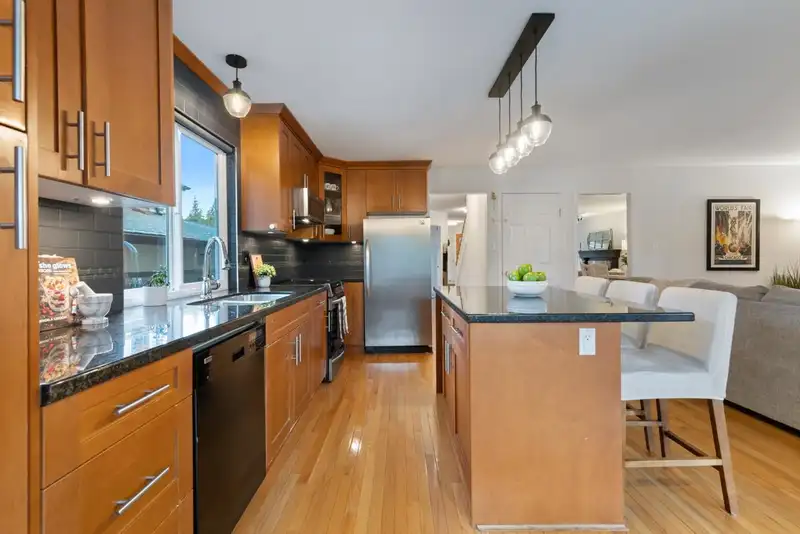 937 CLEMENTS AVENUE - photo 4 of 28