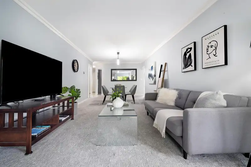 206 15153 98 AVENUE - photo 4 of 21