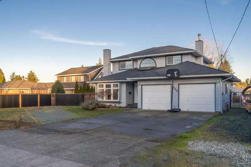 3464 196 STREET - photo 2 of 40