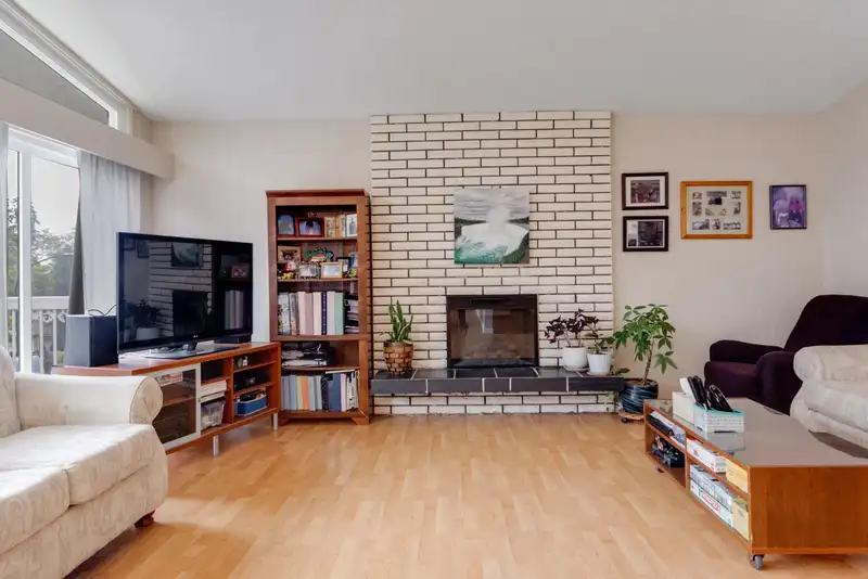 5350 BRAELAWN DRIVE - photo 3 of 40