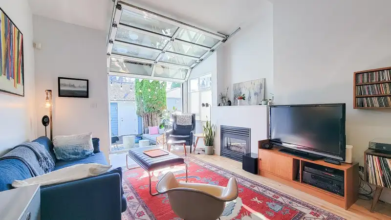 990 E 13TH AVENUE - photo 4 of 32