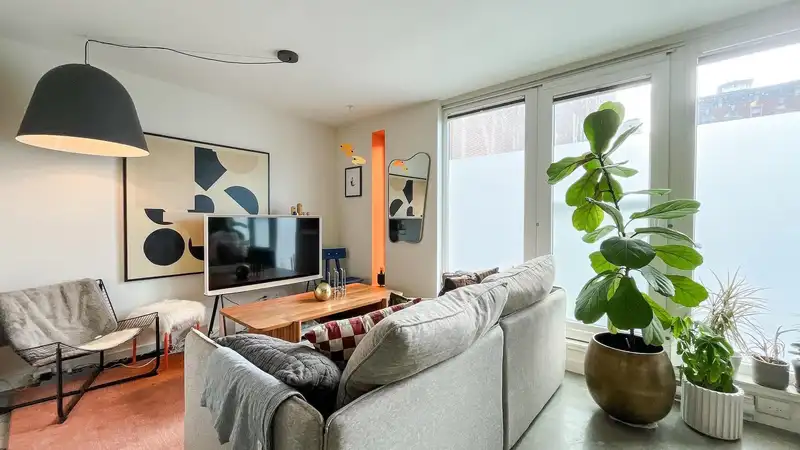 310 150 E CORDOVA STREET - photo 1 of 19