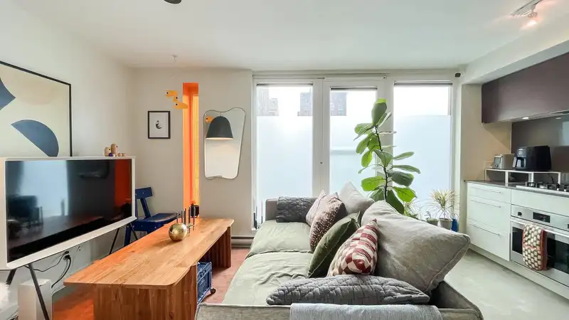 310 150 E CORDOVA STREET - photo 4 of 19