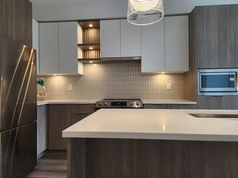 202 20695 EASTLEIGH CRESCENT - photo 3 of 12