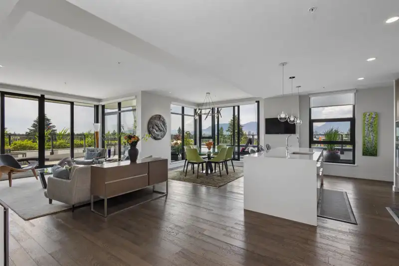 601 4427 CAMBIE STREET - photo 1 of 39