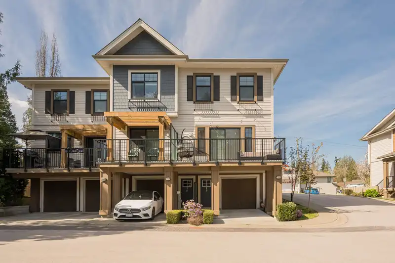 15 1818 HARBOUR STREET - photo 2 of 40
