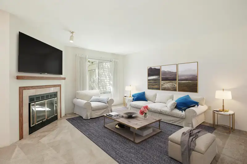 7 12940 17 AVENUE - photo 4 of 18