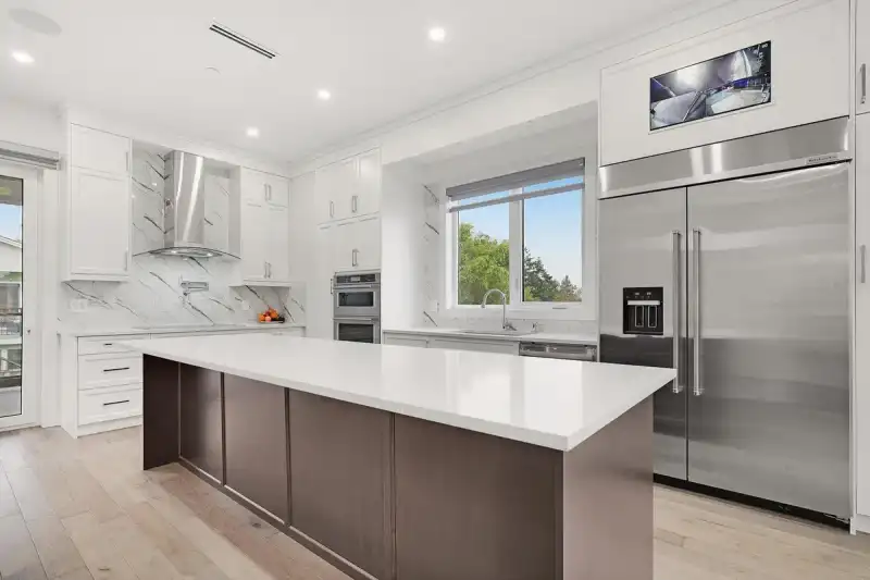838 STEVENS STREET - photo 1 of 40