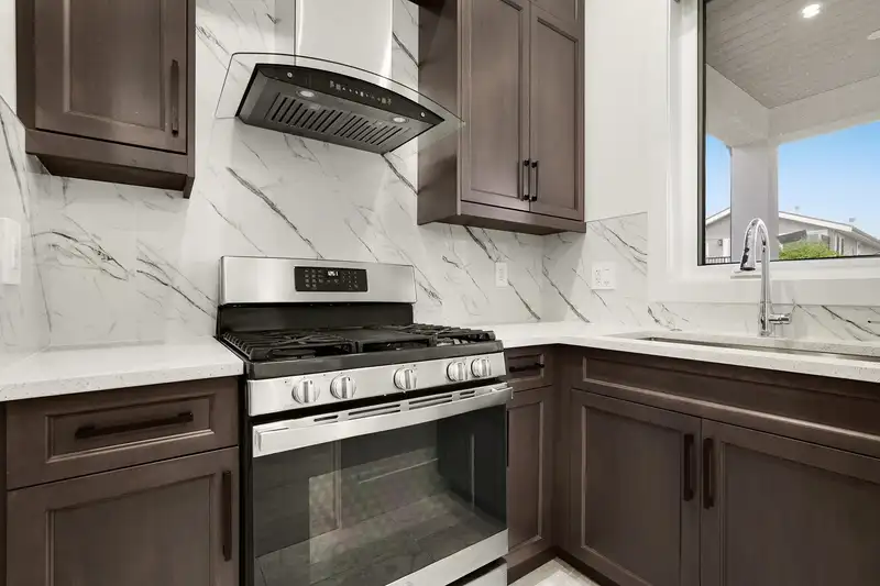 838 STEVENS STREET - photo 4 of 40