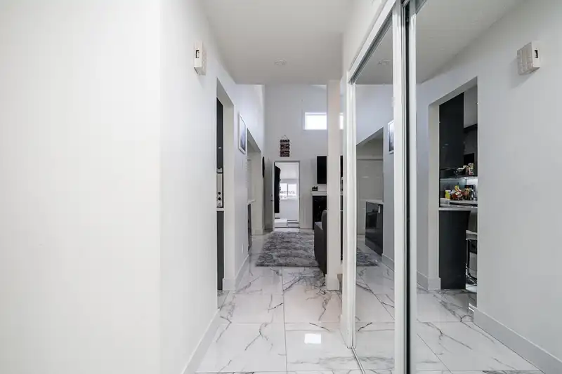 13941 80A AVENUE - photo 3 of 32