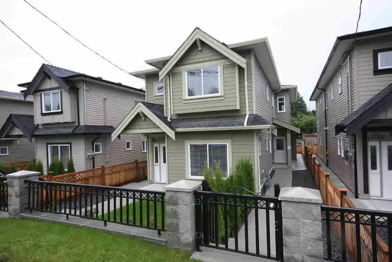 7240 STRIDE AVENUE - photo 1 of 20