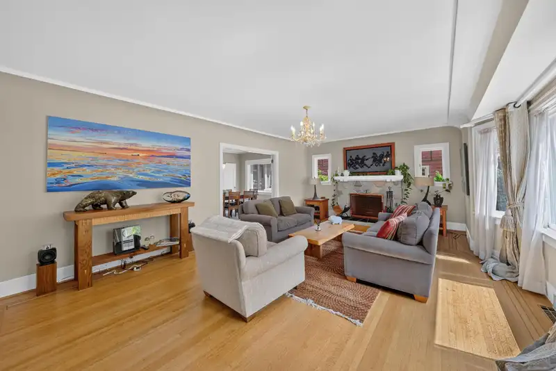4655 W 6TH AVENUE - photo 4 of 36