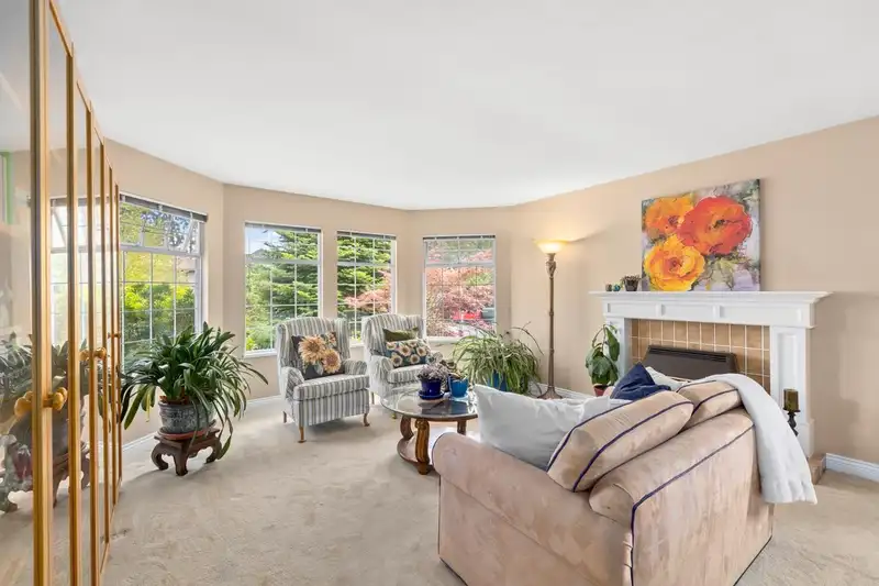 831 165 STREET - photo 3 of 30