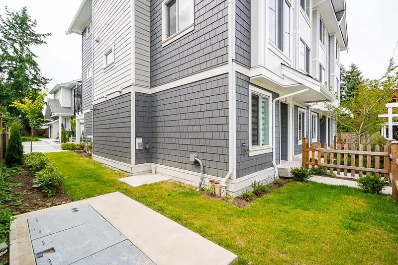 6 2525 156 STREET - photo 4 of 33