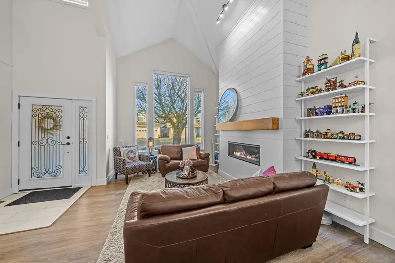 2956 ELBOW PLACE - photo 3 of 40
