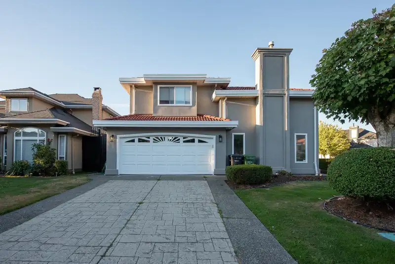 12460 JENSEN DRIVE - photo 4 of 38