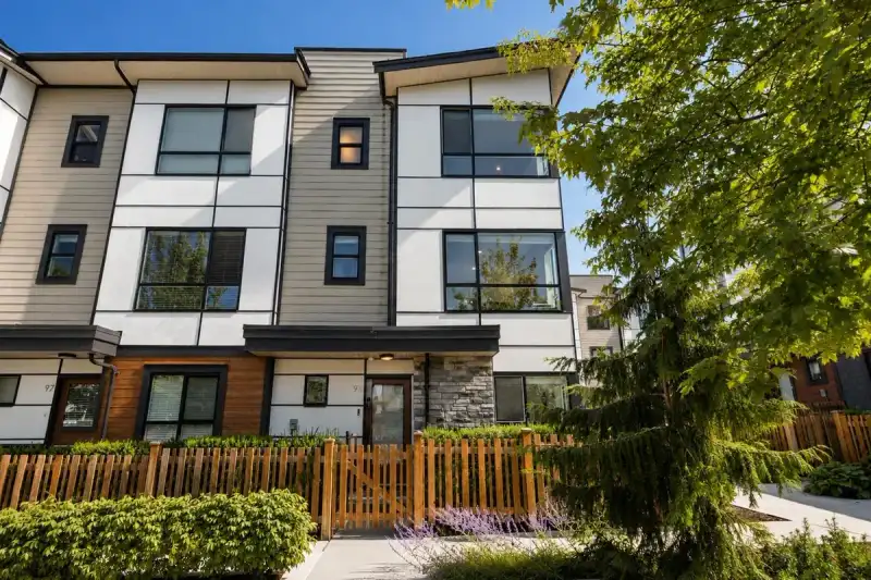 96 20150 81 AVENUE - photo 1 of 40