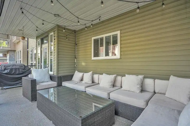 6266 146 STREET - photo 3 of 40
