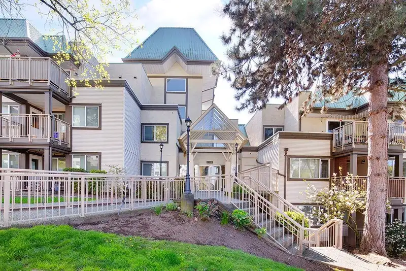 513 1310 CARIBOO STREET - photo 1 of 30