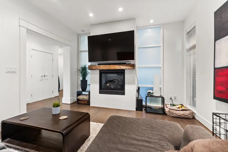 41 3639 ALDERCREST DRIVE - photo 4 of 25