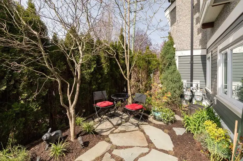 1828 WOODLAND DRIVE - photo 2 of 40