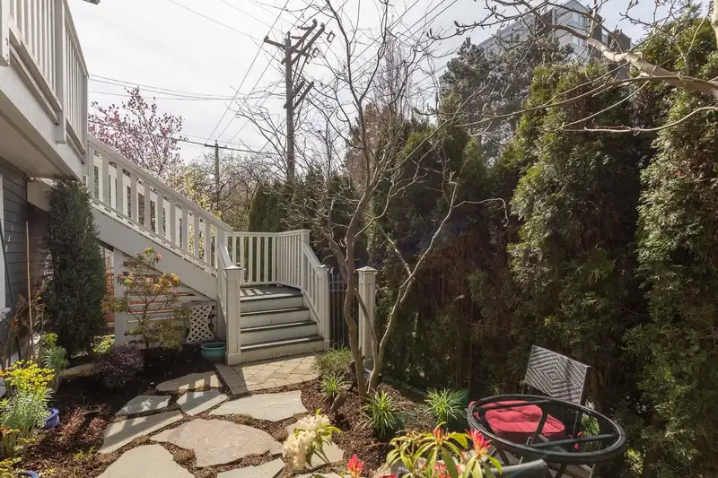 1828 WOODLAND DRIVE - photo 3 of 40