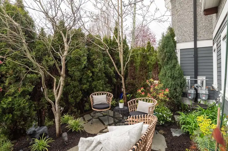 1828 WOODLAND DRIVE - photo 4 of 40