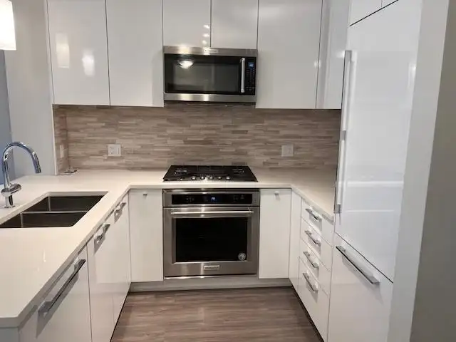 309 9551 ALEXANDRA ROAD - photo 3 of 32