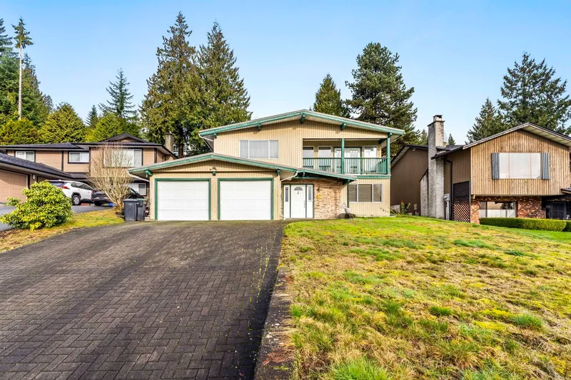 317 GLOUCESTER COURT - photo 2 of 25