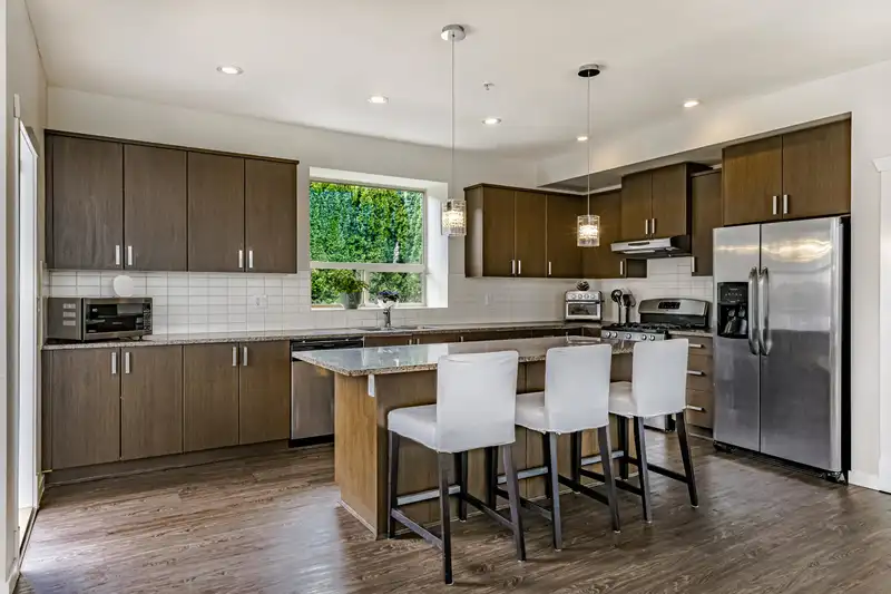 10715 BEECHAM PLACE - photo 4 of 28