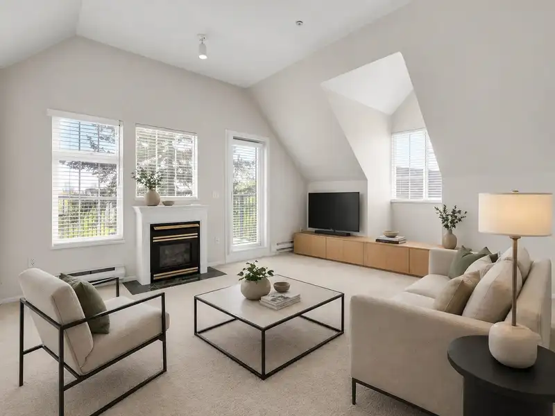 406 5556 14 AVENUE - photo 2 of 39